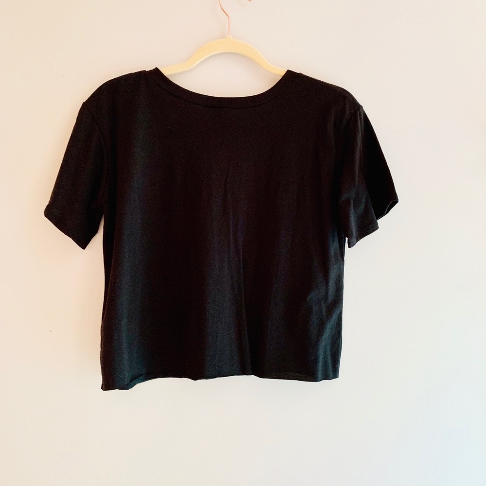 🆕LAST ONE‼️SAUCY CROP TOP - Picture 4 of 7